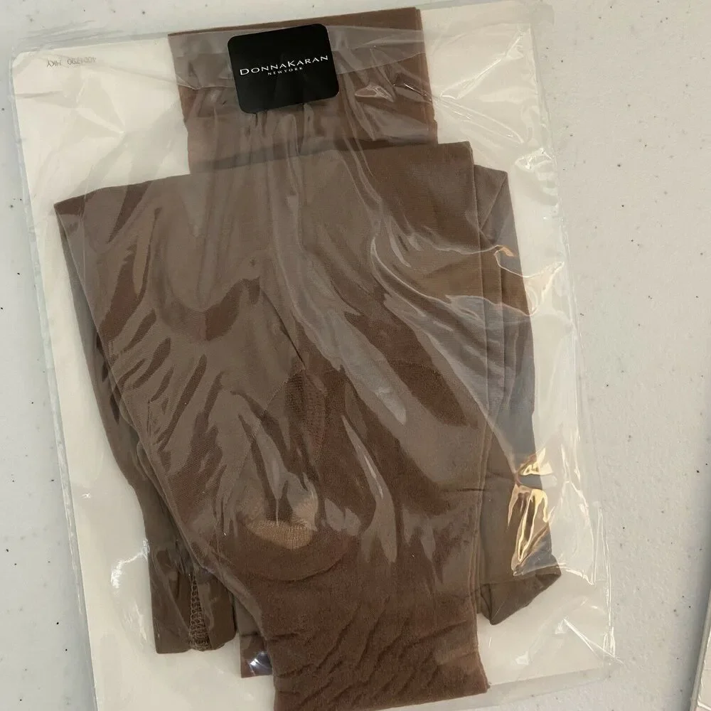 Donna Karan Control Top Tights/Nylons A05 Size Medium